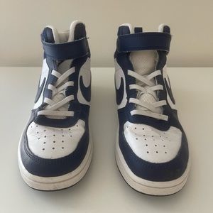Youth Nike Court Borough Mid 2, Size 3